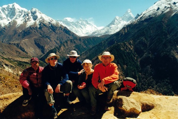 Zdjęcie grupowe i pierwszy widok na Everest i Lhotse
