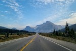 Pod wieczór pusto na Icefields Parkway