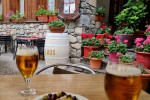 17:15 w Benasque - czas na piwo. Na kolację trzeba poczekać do 20:30